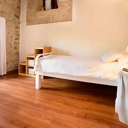 Sleeps 4 Pool Air Con Wifi