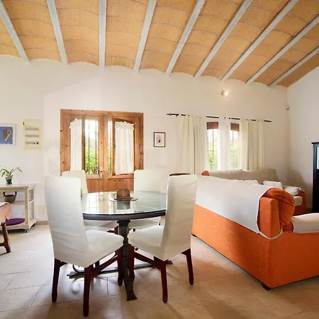 Sleeps 4 Pool Air Con Wifi *