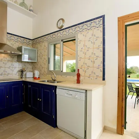 Sleeps 4 Pool Air Con Wifi Pollenca