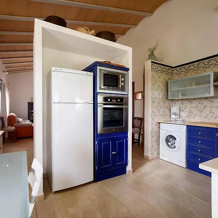 Villa Sleeps 4 Pool Air Con Wifi Pollenca